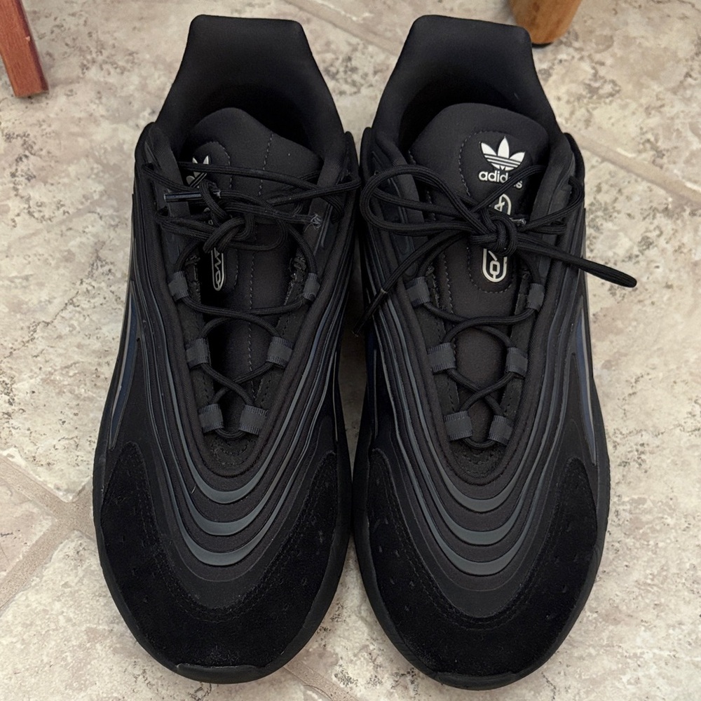 Adidas Men's Black and Gray Sneakers